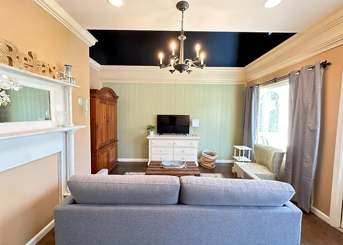 Haven At Hazel~Downtown Loft